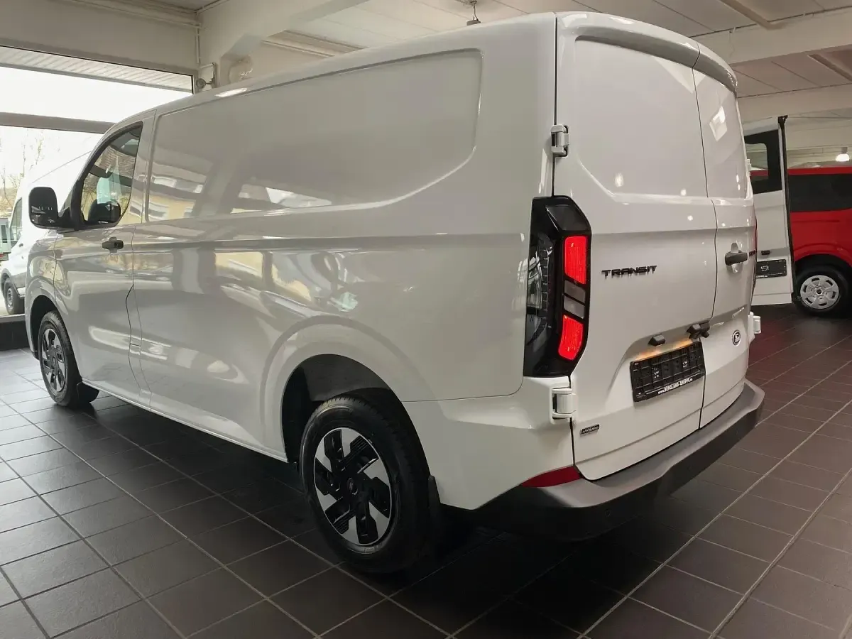 Neu Ford Transit Custom Trend 232 PS (170 kW) 2026 Frozen white (weiß) weiß Van