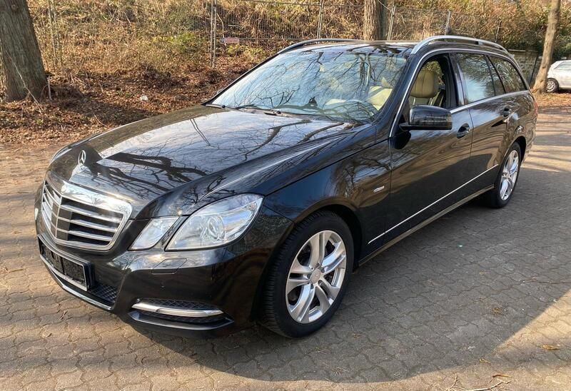 Schwarz Gebraucht 2010 Mercedes E350 Kombi | 8.999 € (Superpreis) - Bild 1/4