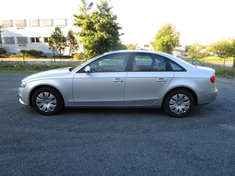 Gebraucht Audi A4 120 PS (88 kW) 2009 Silber Limousine