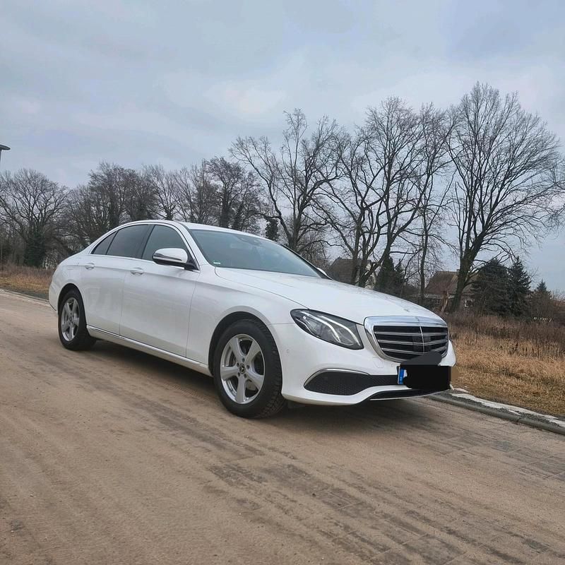 Gebraucht Mercedes E200 184 PS (135 kW) 2017 Weiß Limousine