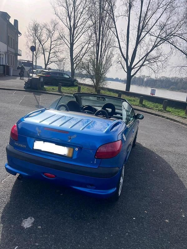Gebraucht Peugeot 206 CC 109 PS (80 kW) 2002 Blau Cabrio