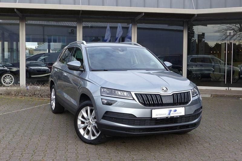 Business grau metallic Gebraucht 2020 Skoda Karoq Style SUV | 22.890 € (Fairer Preis) - Bild 1/4