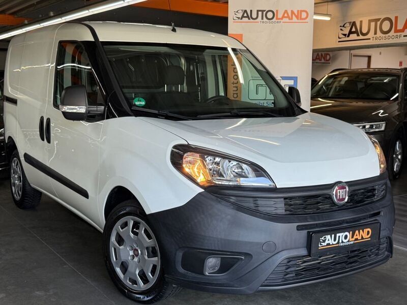 Weiß Gebraucht 2018 Fiat Doblò Van / Kleinbus | 11.999 € (Etwas zu teuer) - Bild 1/4