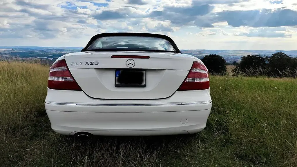 Gebraucht Mercedes CLK320 Elegance 218 PS (160 kW) 2003 Weiß Cabrio