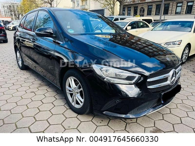 Gebraucht Mercedes B180 Avantgarde 116 PS (85 kW) 2020 Schwarz Van / Kleinbus