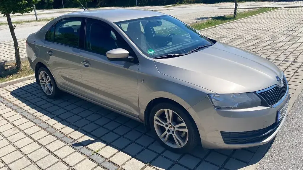 Gebraucht Skoda Rapid Active 105 PS (77 kW) 2014 Schwarz Kleinwagen