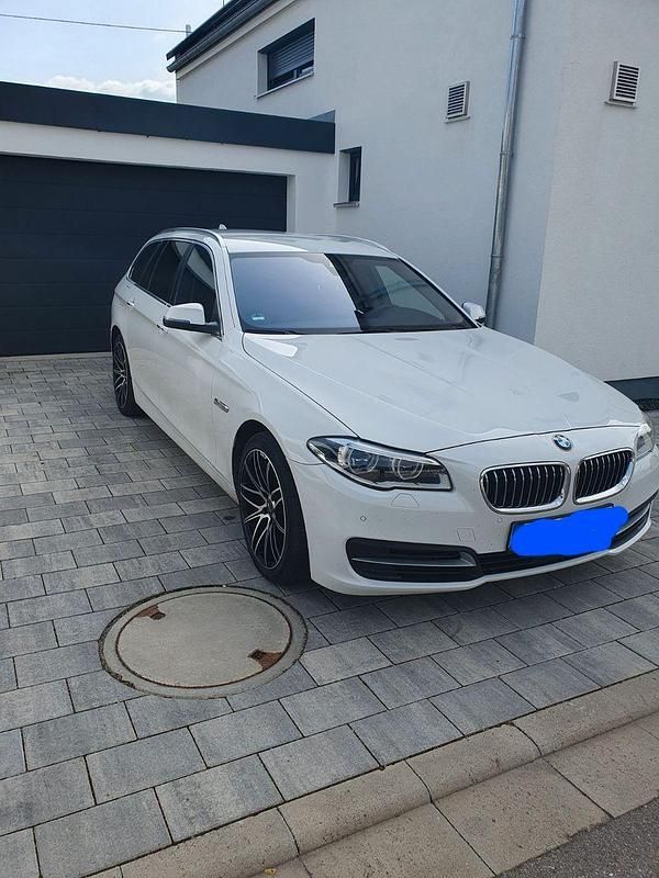 Weiß Gebraucht 2015 BMW 530 Luxury Line Kombi | 14.300 € (Guter Preis) - Bild 1/4