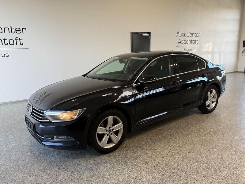 Gebraucht VW Passat Comfortline 150 PS (110 kW) 2016 Schwarz Limousine
