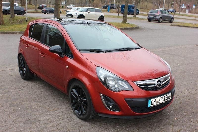 Gebraucht Opel Corsa Color Edition 69 PS (50 kW) 2013 Orange Kleinwagen