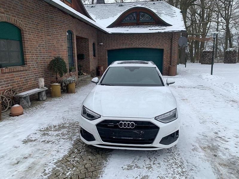 Weiß Gebraucht 2022 Audi A4 Ambiente Kombi | 20.500 € (Superpreis) - Bild 1/4