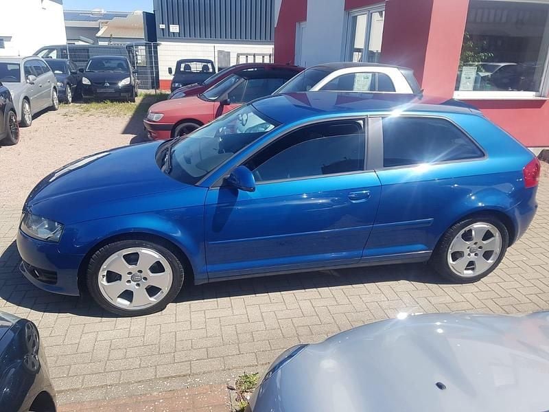 Gebraucht Audi A3 105 PS (77 kW) 2010 Blau Limousine