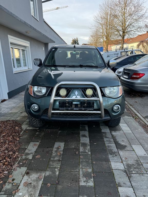 Gebraucht Mitsubishi L200 Invite 136 PS (100 kW) 2007 Grün Pickup