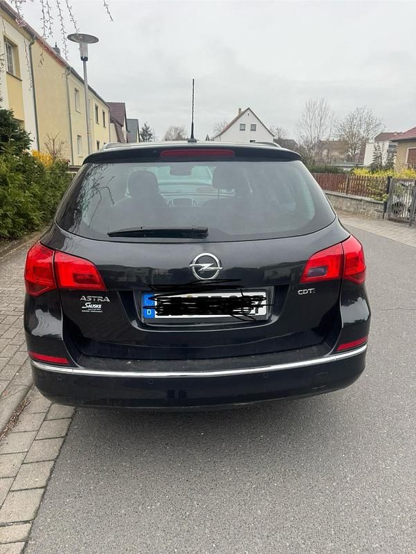 Gebraucht Opel Astra 110 PS (80 kW) 2014 Schwarz Kombi