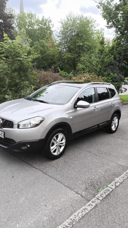 Silber Gebraucht 2010 Nissan Qashqai SUV | 7.900 € (Fairer Preis) - Bild 1/4