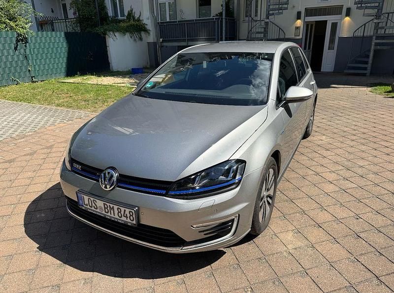 Grau Gebraucht 2016 VW Golf VII GTE Limousine | 11.300 € (Superpreis) - Bild 1/4