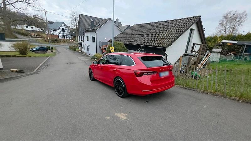 Gebraucht Skoda Octavia 150 PS (110 kW) 2021 Rot Kombi
