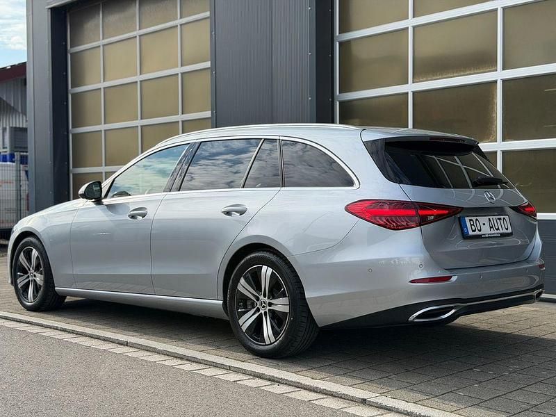 Gebraucht Mercedes C220 197 PS (144 kW) 2025 Silber Limousine