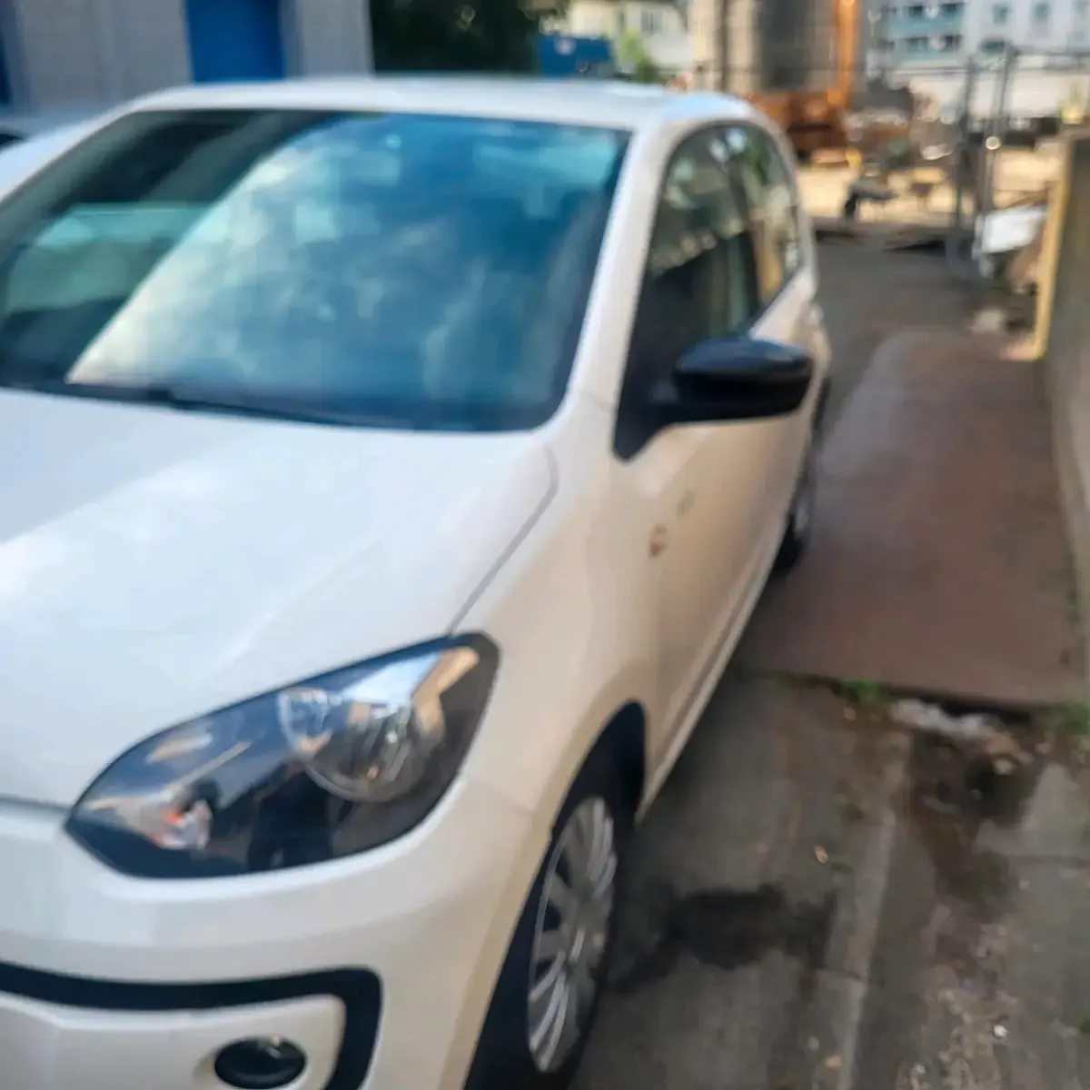 Używany VW up! 70 KM (51 kW) 2014 Biały Hatchback