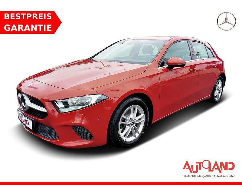 Rot Gebraucht 2019 Mercedes A180 Limousine | 17.990 € (Guter Preis) - Bild 1/4