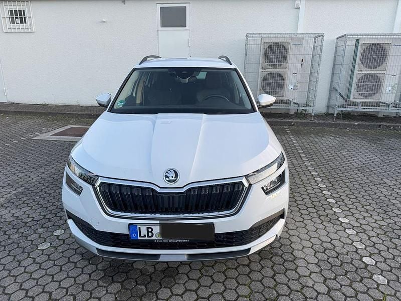 Weiß Gebraucht 2022 Skoda Kamiq Clever SUV | 17.000 € (Guter Preis) - Bild 1/4
