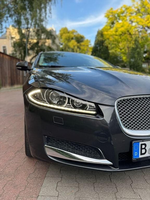 Grau Gebraucht 2016 Jaguar XF Sportbrake Kombi | 14.500 € (Fairer Preis) - Bild 1/4