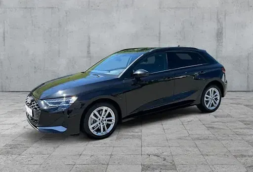 Gebraucht Audi A3 Advanced 204 PS (150 kW) 2025 Mythosschwarz metallic Limousine