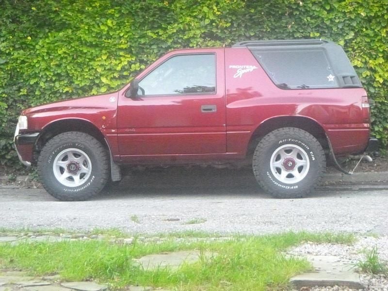 Rot Gebraucht 1994 Opel Frontera Sport SUV | 6.499 € - Bild 1/4