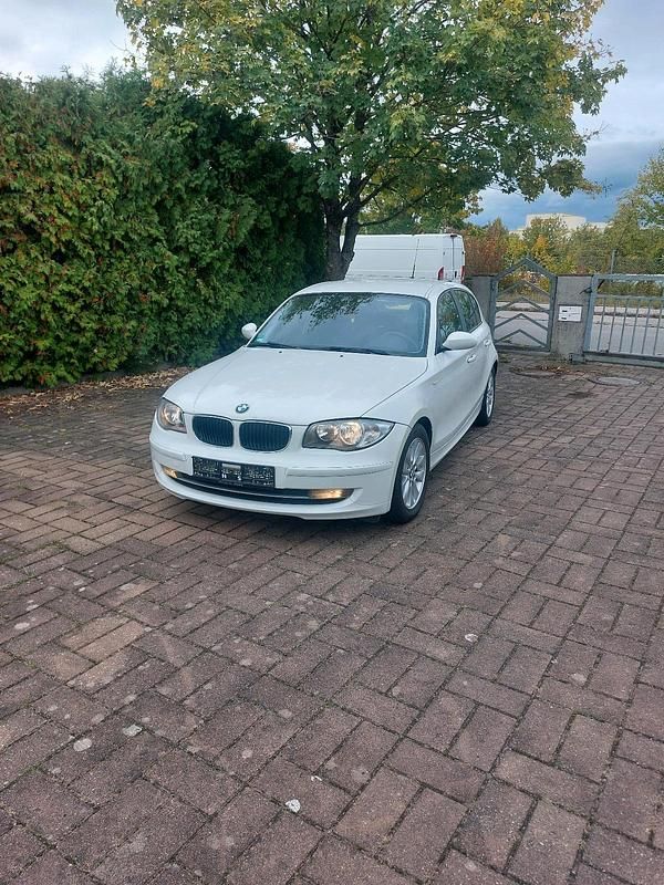 Weiß Gebraucht 2007 BMW 116 Kleinwagen | 3.900 € - Bild 1/4