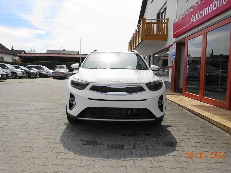 Neu Kia Stonic Vision 79 PS (58 kW) 2026 Schneeweiss SUV