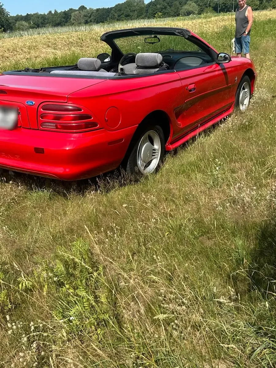 Gebraucht Ford Mustang 144 PS (105 kW) 1996 Rot Cabrio