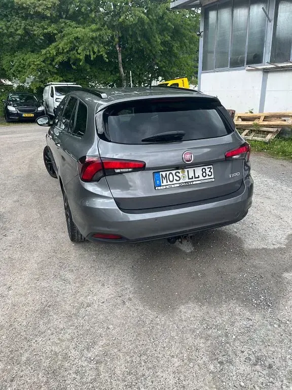 Gebraucht Fiat Tipo Lounge 120 PS (88 kW) 2018 Grau Limousine