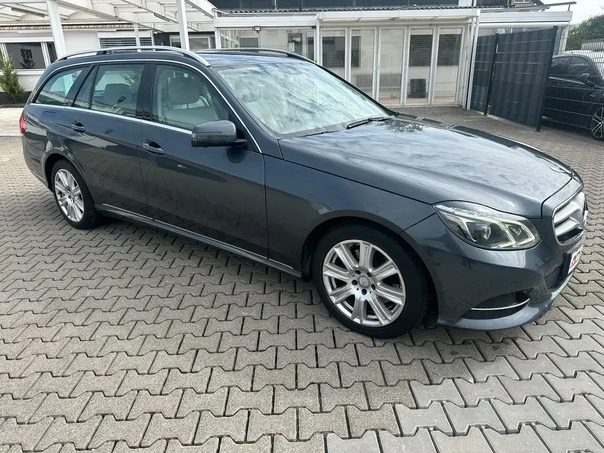 Gebraucht Mercedes E350 306 PS (225 kW) 2013 Grau Kombi