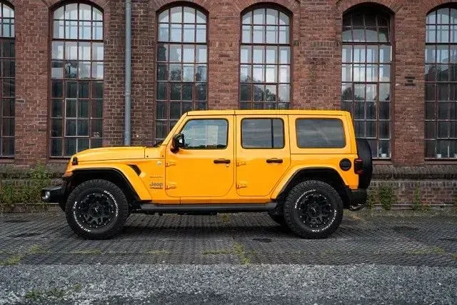 Gebraucht Jeep Wrangler Sahara 272 PS (200 kW) 2021 Orange SUV