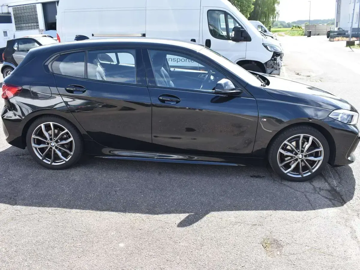 Gebraucht BMW 118 M Sport 140 PS (102 kW) 2021 Black sapphire metallic Kleinwagen