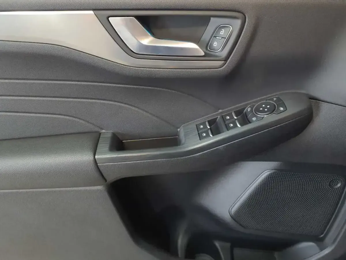 Gebraucht Ford Kuga Titanium 120 PS (88 kW) 2023 Agate black metallic SUV
