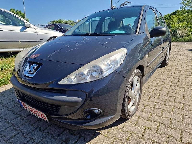 Gebraucht Peugeot 206+ 68 PS (50 kW) 2010 Lack grau hurricane Kleinwagen