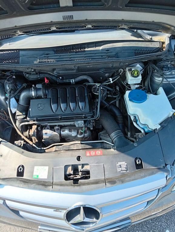 Gebraucht Mercedes B180 109 PS (80 kW) 2009 Grau Van / Kleinbus