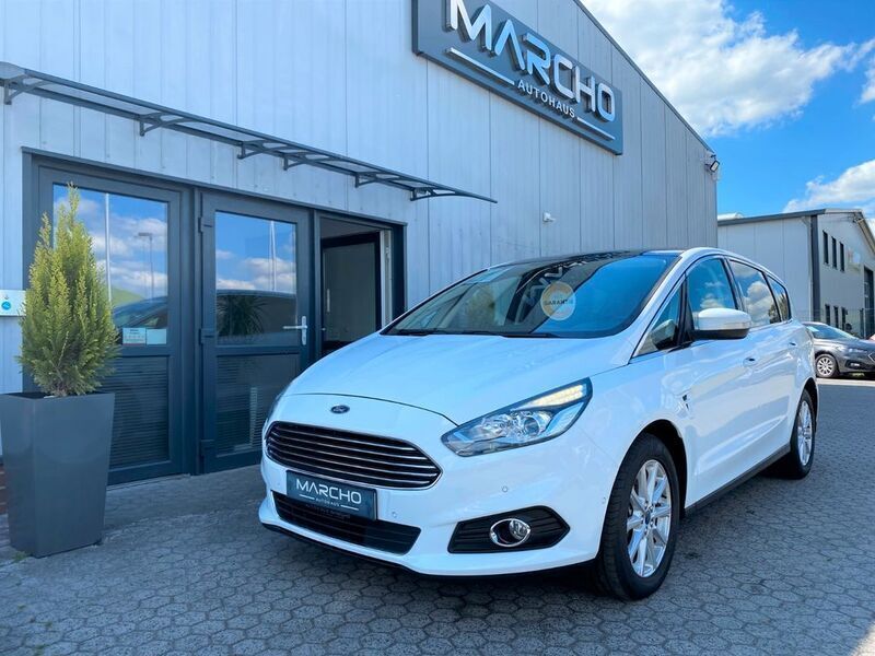 Frostweiß Gebraucht 2016 Ford S-MAX Titanium Van / Kleinbus | 17.990 € (Fairer Preis) - Bild 1/4