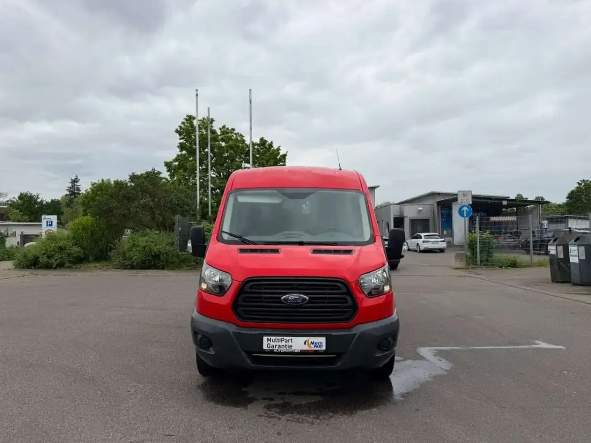 Gebraucht Ford Transit 131 PS (96 kW) 2017 Rot Limousine