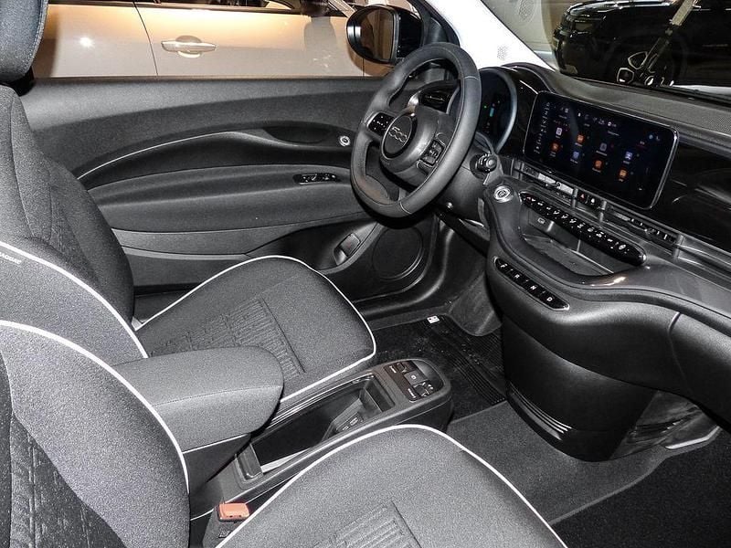Gebraucht Fiat 500e Tech 86 kW (118 PS) 2023 Schwarz Kleinwagen