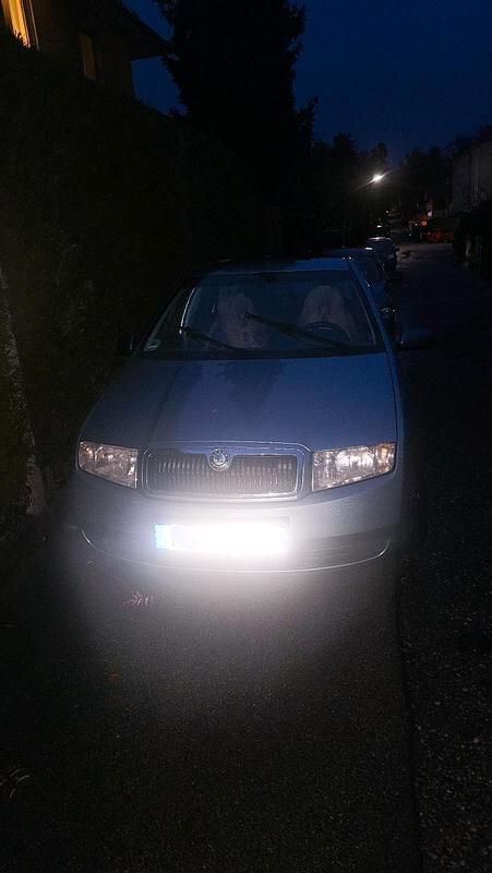 Silber Gebraucht 2004 Skoda Fabia Kleinwagen | 700 € (Guter Preis) - Bild 1/2