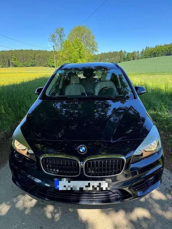 Blau Gebraucht 2016 BMW 220 Sport Line Van / Kleinbus | 17.850 € (Etwas zu teuer) - Bild 1/4