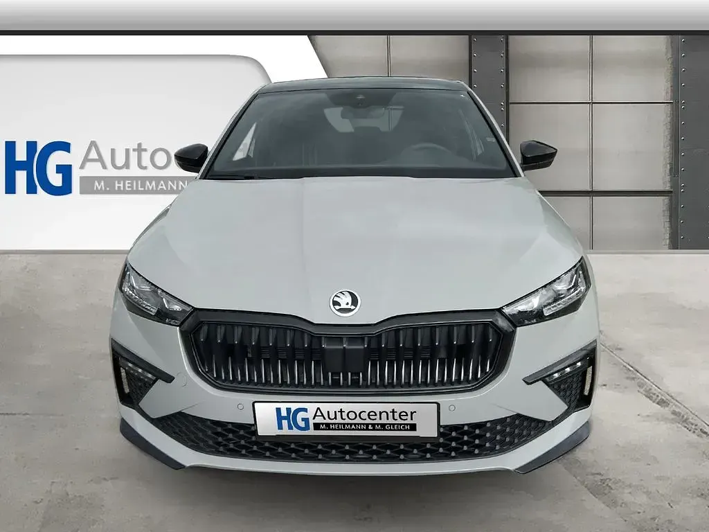 Neu Skoda Scala Monte Carlo 150 PS (110 kW) 2026 Stahlgrau Kleinwagen