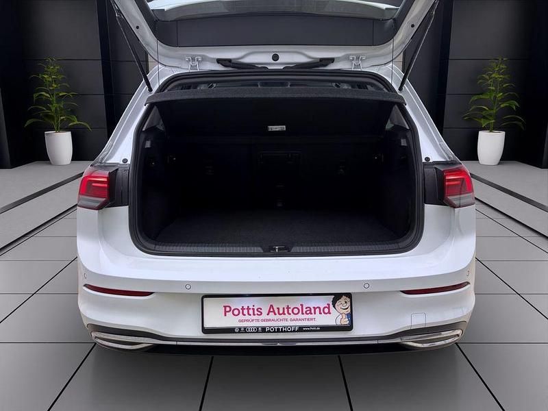 Gebraucht VW Golf VII Style 204 PS (150 kW) 2021 Pure white Kleinwagen