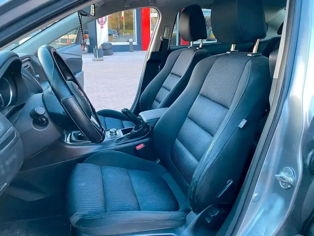Gebraucht Mazda 6 Center-Line 145 PS (106 kW) 2014 Andere farben Limousine
