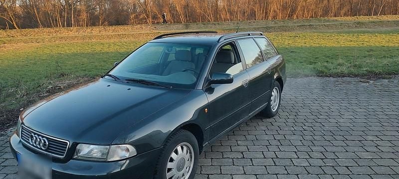 Gebraucht Audi A4 125 PS (91 kW) 1997 Schwarz Kombi
