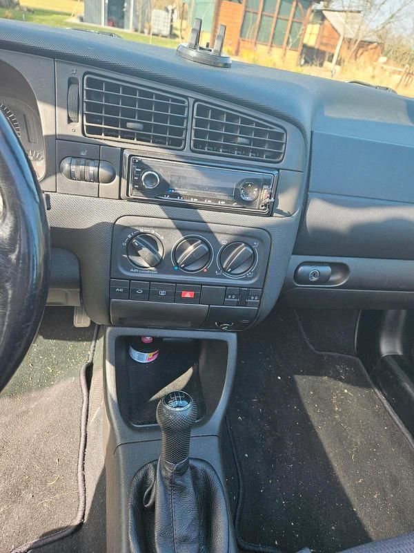 Gebraucht VW Golf Cabriolet 101 PS (74 kW) 2000 Blau Cabrio