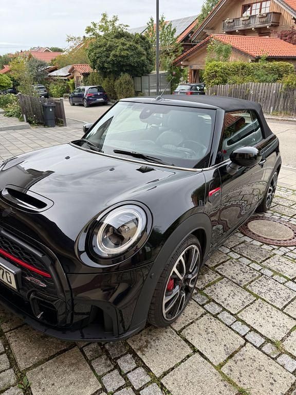 Schwarz Gebraucht 2021 Mini John Cooper Works Kleinwagen | 34.990 € (Teuer) - Bild 1/4