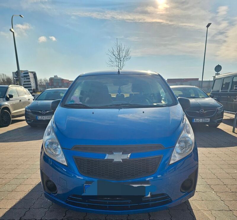 Blau Gebraucht 2010 Chevrolet Spark Kleinwagen | 2.699 € (Fairer Preis) - Bild 1/4