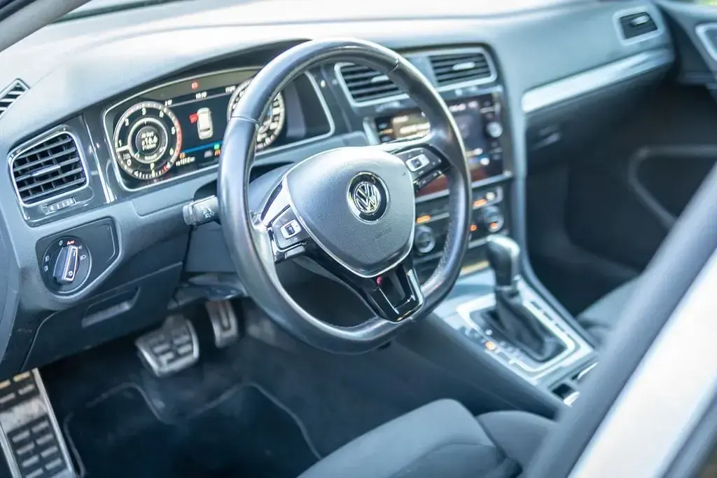 Gebraucht VW Golf Alltrack 150 PS (110 kW) 2019 Weiß Kombi